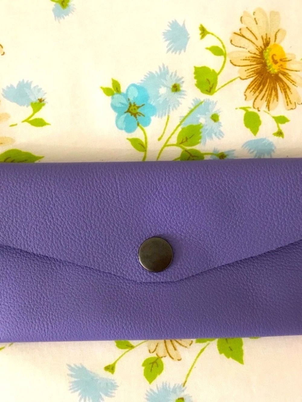 Hand Crafted Light Purple Wallet and Keychain Set - Picture 3 of 5